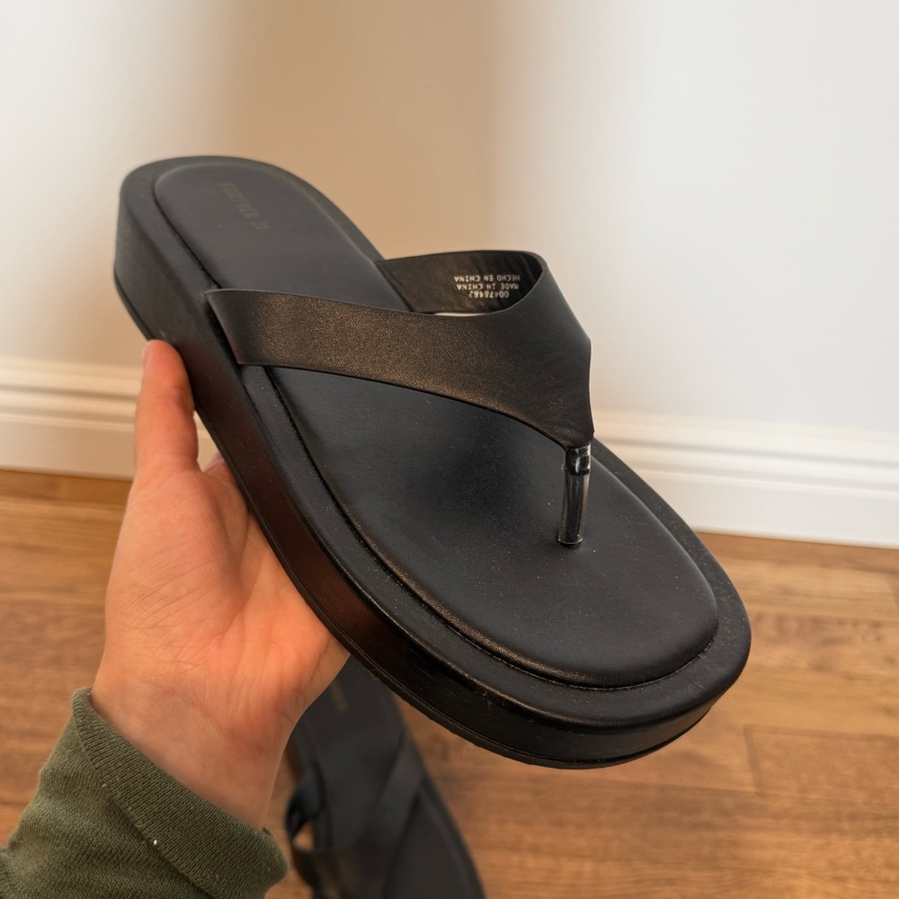 NWT Platform Thong Sandals - Size 9